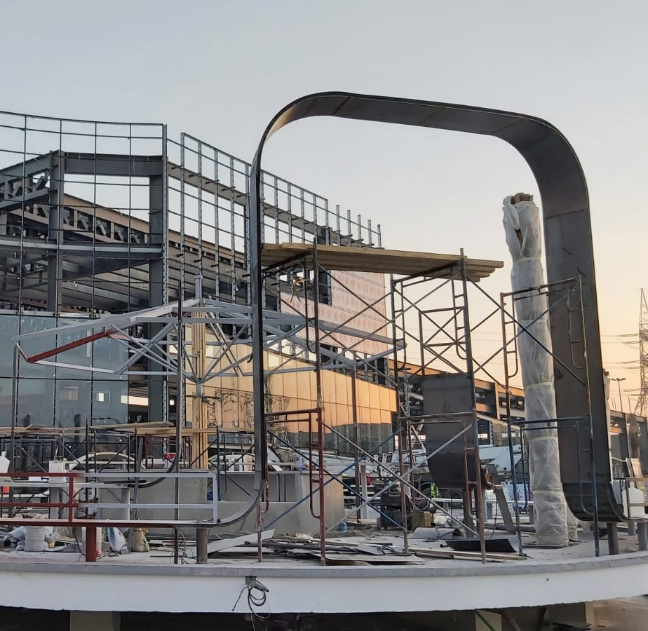 الهيكل المعدني لسينما موفي بوليفارد