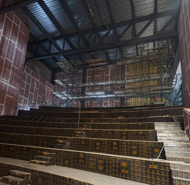 توريد وتركيب الهيكل المعدني لسينما ( أ أم سي )  مخرج 10 الرياض  -(أ أم سي)  المدينة